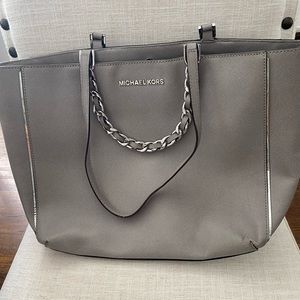 MICHAEL KORS GRAY LEATHER CIARA TOTE